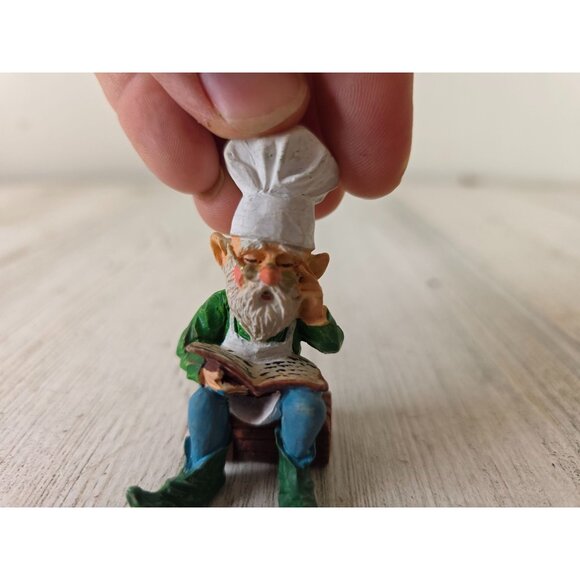 Vintage elf reading Santa Baker baking figurine village Xmas decor - Picture 5 of 7